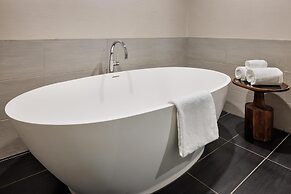 Doubletree by Hilton Hotel Racine Harbourwalk