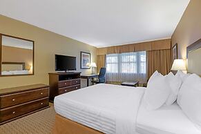 Best Western Plus Emerald Isle Hotel