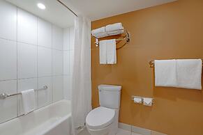 Best Western Plus Emerald Isle Hotel