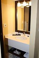 Best Western Plus Emerald Isle Hotel