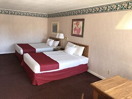 Travelodge by Wyndham Mackinaw City