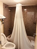 Quality Inn & Suites Conference Center Statesboro Historic District