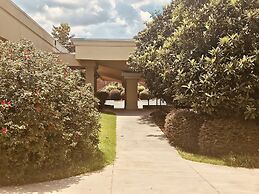 Quality Inn & Suites Conference Center Statesboro Historic District