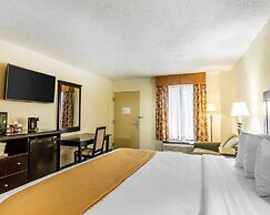 Quality Inn & Suites Conference Center Statesboro Historic District