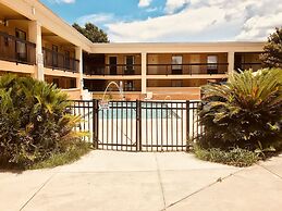 Quality Inn & Suites Conference Center Statesboro Historic District