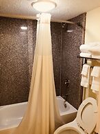 Quality Inn & Suites Conference Center Statesboro Historic District