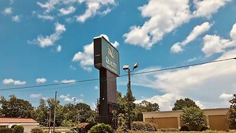 Quality Inn & Suites Conference Center Statesboro Historic District