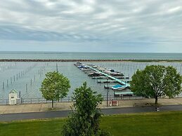 Clarion Hotel Conference Center on Lake Erie