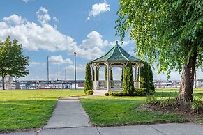 Clarion Hotel Conference Center on Lake Erie