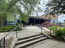 Clarion Hotel Conference Center on Lake Erie