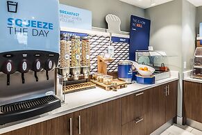 Holiday Inn Express Flint-Campus Area by IHG