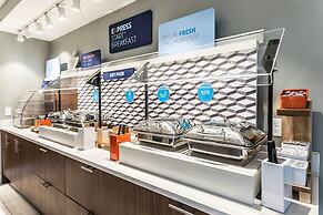 Holiday Inn Express Flint-Campus Area by IHG