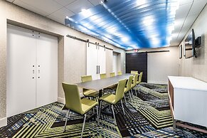 Holiday Inn Express Flint-Campus Area by IHG