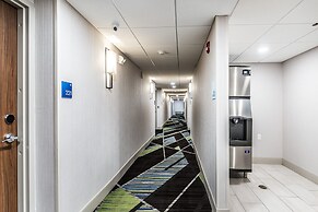 Holiday Inn Express Flint-Campus Area by IHG