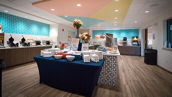 Beachside Hotel & Suites