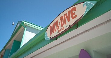 Beachside Hotel & Suites