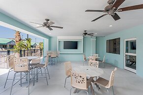 Beachside Hotel & Suites