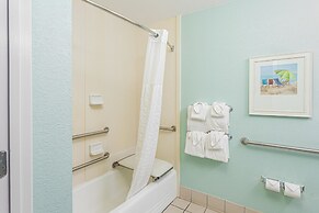 Beachside Hotel & Suites