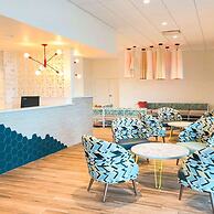 Beachside Hotel & Suites