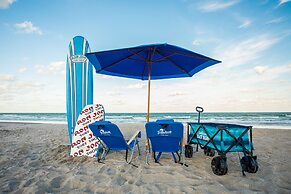 Beachside Hotel & Suites