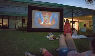 Beachside Hotel & Suites