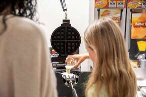 Beachside Hotel & Suites