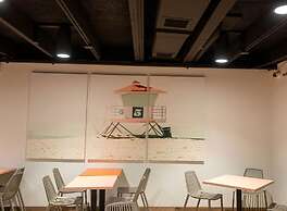 Beachside Hotel & Suites