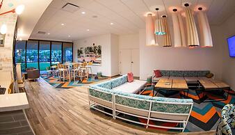 Beachside Hotel & Suites