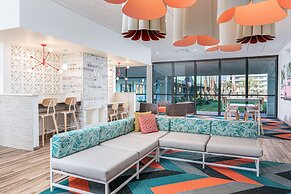 Beachside Hotel & Suites