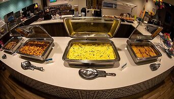 Beachside Hotel & Suites