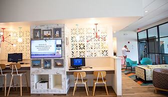 Beachside Hotel & Suites