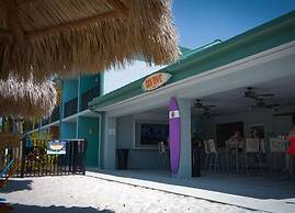 Beachside Hotel & Suites