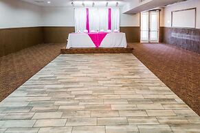 Columbus Grand Hotel & Banquet Center