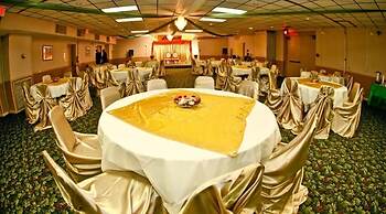 Columbus Grand Hotel & Banquet Center
