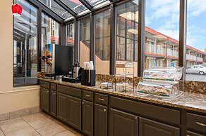 Super 8 by Wyndham Perrysburg/Toledo