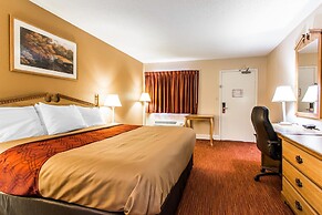 Econo Lodge Inn & Suites