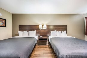 Econo Lodge Inn & Suites