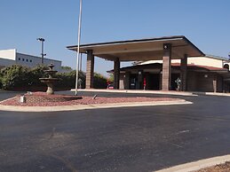 Econo Lodge Inn & Suites