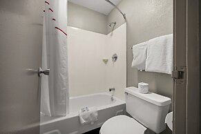 Red Roof Inn Detroit - Royal Oak/ Madison Heights