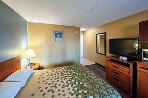 Econo Lodge Motel Village