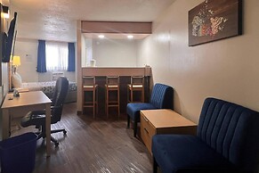 Econo Lodge Motel Village