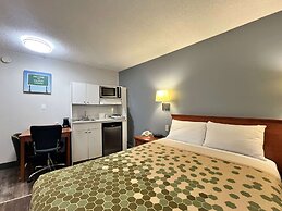 Econo Lodge Motel Village