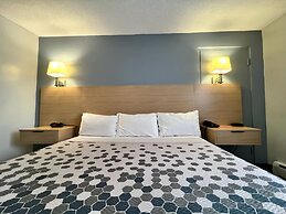 Econo Lodge Motel Village