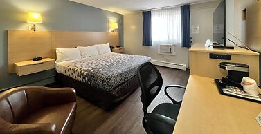 Econo Lodge Motel Village