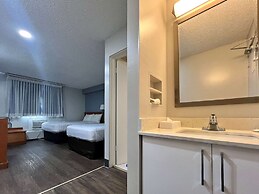 Econo Lodge Motel Village