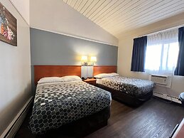 Econo Lodge Motel Village