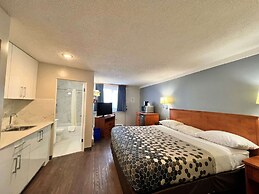 Econo Lodge Motel Village