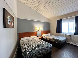 Econo Lodge Motel Village