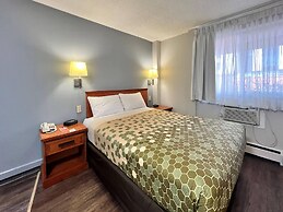 Econo Lodge Motel Village