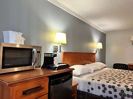 Econo Lodge Motel Village